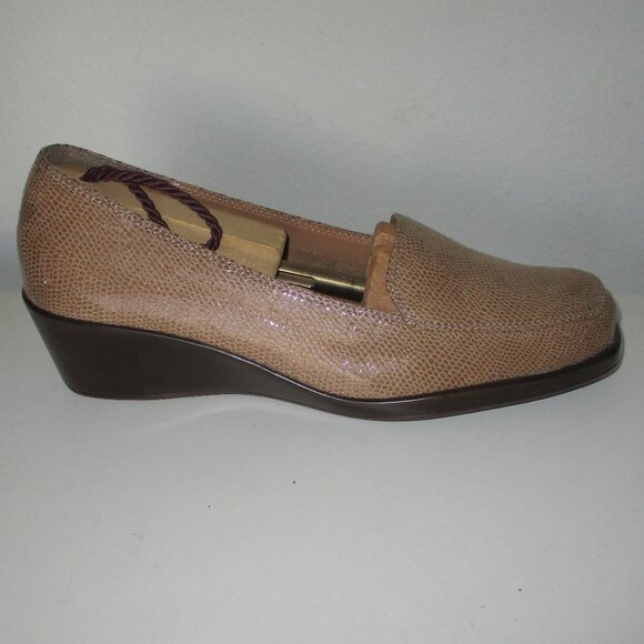 Aerosoles Final Exam Womens Tan Faux Snakeskin 1.5" Wedge Loafer - Size 7.5M - Picture 3 of 9